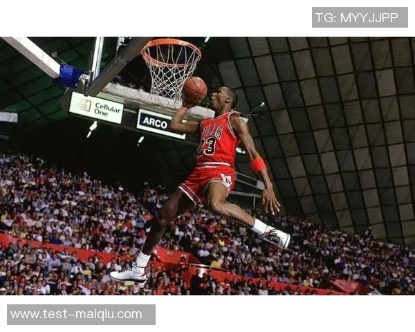 魔术师约翰逊与乔丹的巅峰对决年龄差异分析与篮球传奇之路 魔术师约翰逊与乔丹的巅峰对决年龄差异分析与篮球传奇之路